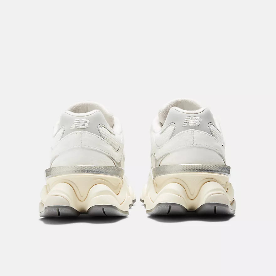 9060 [Sea Salt / Cream]